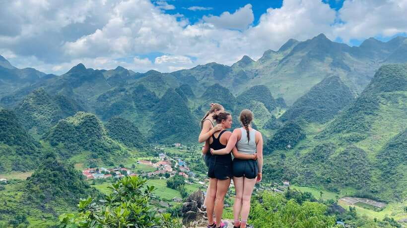 4-day Motorbike Ha Giang Loop Luxury Tour With Easy Rider - Day two: Ma Pi Leng Pass and the Nho Que River