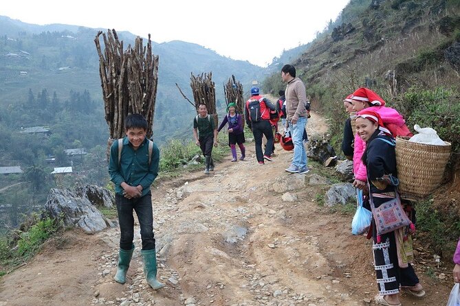 A Glimpse Of Sapa Motorbike Tour Off the Beaten Path 4,5 Hours - O Quy Ho Mountain Pass and the first big views