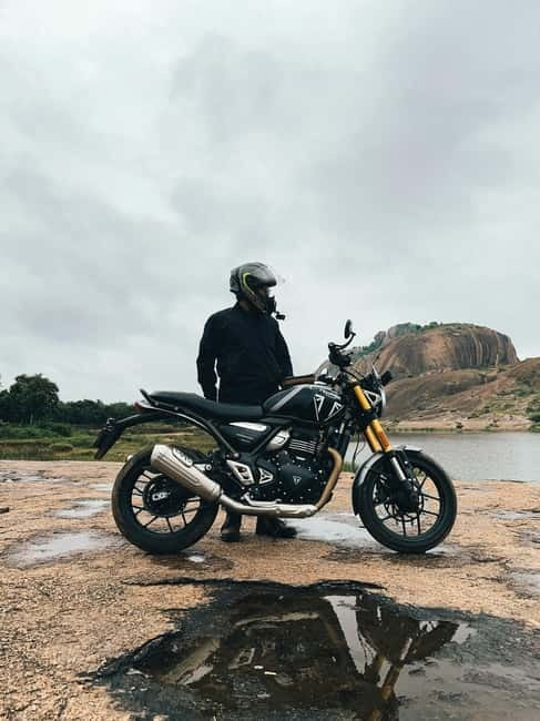 Bangalore: Motor Bike Ride City Tour with local Expert - The city sightseeing hour