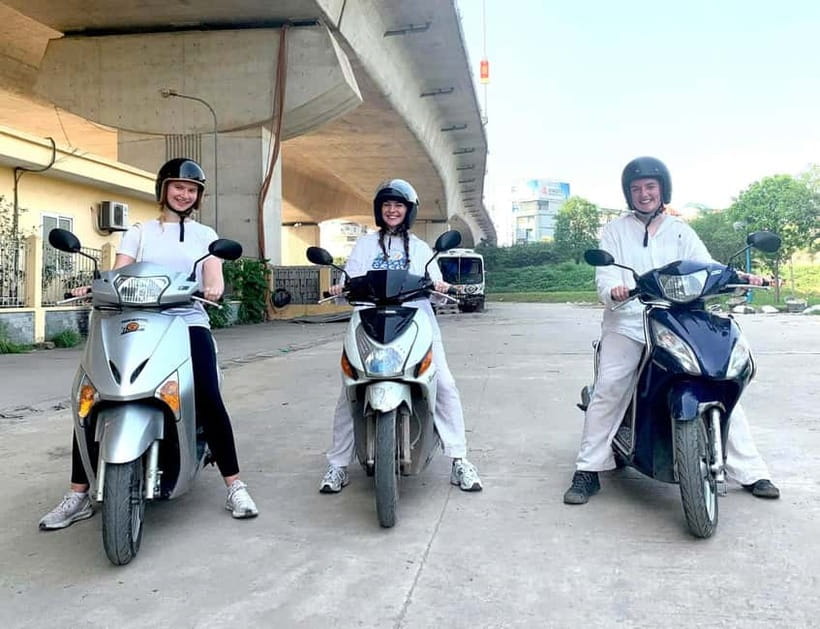 Chicks n Bikes: Customised Motorbike Riding Lesson in Hanoi - The value of a guided ride through Hanoi