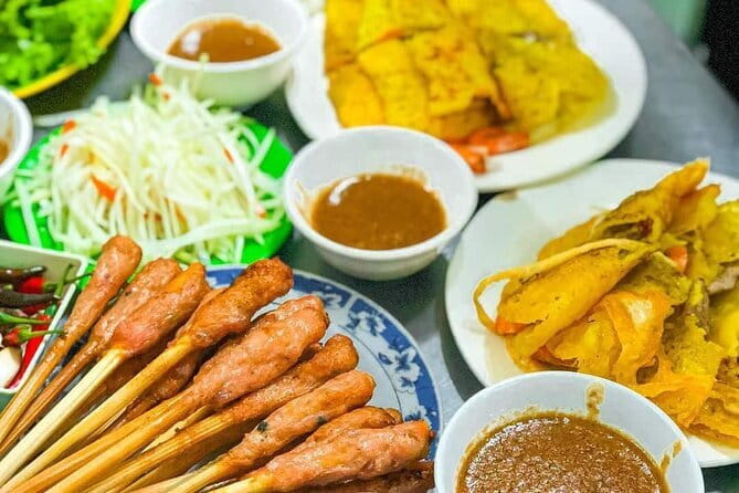 Da Nang Motorbike Tour with Local Guide-Food, Culture-Hidden Gems - Son Tra Night Market after sunset