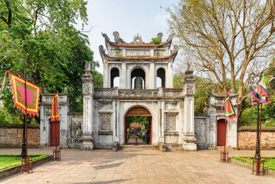 Discover Hanoi Train Street and Treasure on a Motorbike Tour - Train Street and the close-up railway moment