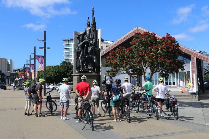 Easy Rider Two-Hour Wellington eBike Tour - A short ride that gives Wellington shape