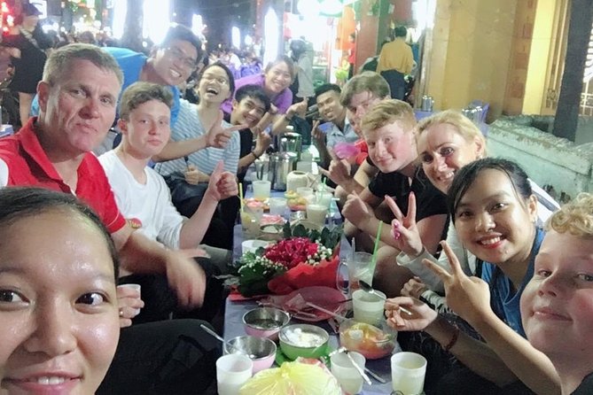 Food Tour by motorbike with local students - Stop Four: Snails and a Seafood Buffet
