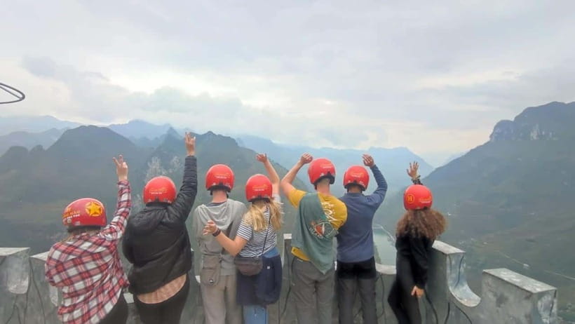 From Sapa: 4-Day 4-Night Ha Giang Loop Motorbike Tour - Day one: Chin Khoanh Pass and the H’mong King’s Palace