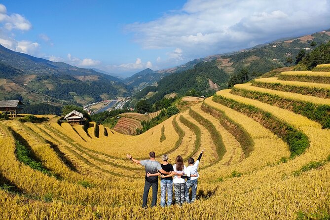 Full day motorbike Mu Cang Chai - Morning pickup and Hau De Waterfall
