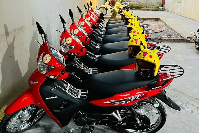 Ha Giang Loop 3 or 4 days Motorcycle with Easy Riders - Food, rooms, and daily comfort