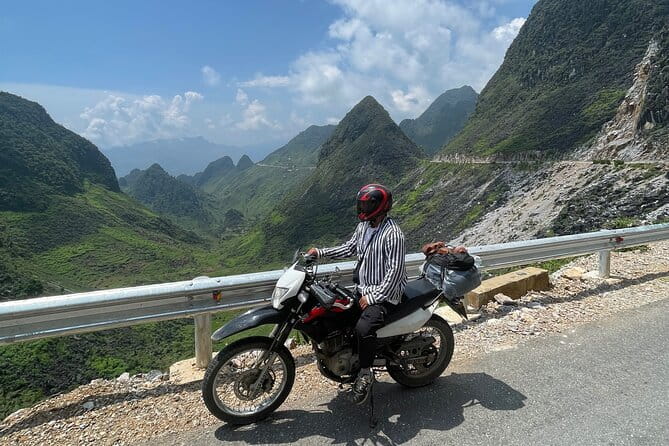Ha Giang Loop motorbike Private 4 days Tour all inclusive - Day 1: Du Gia, coffee, waterfalls, and the first mountain roads