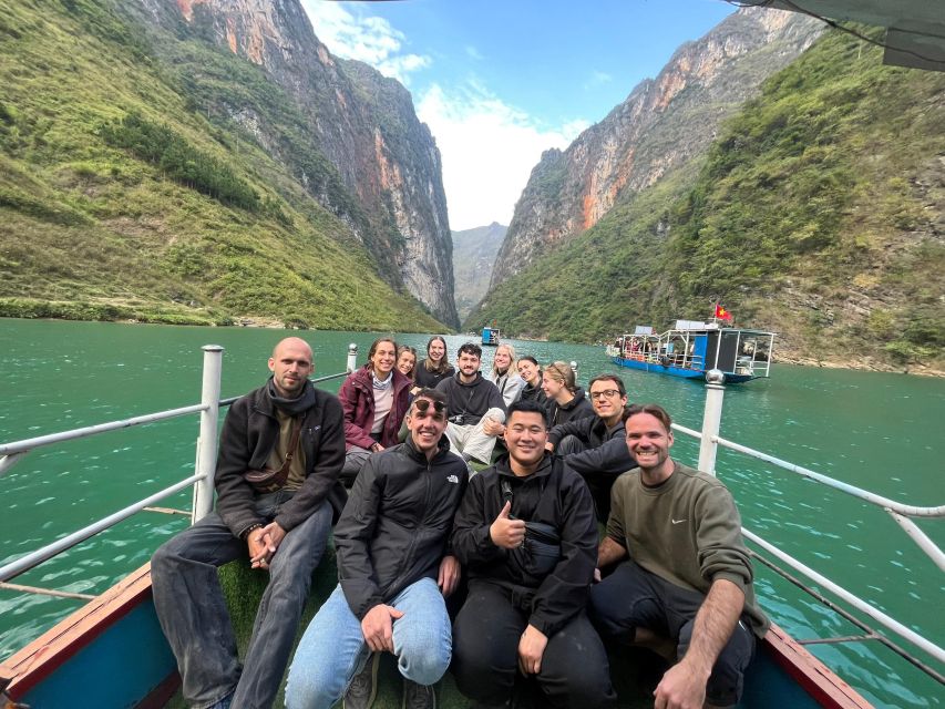 Ha Giang Loop Tours -3days with Easy Rider Package - Day 2: Dong Van market and the great Ma Pi Leng crossing