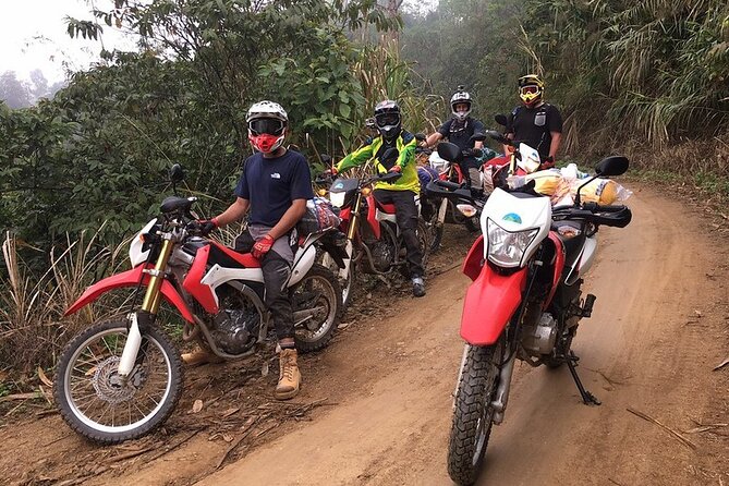 Ha Giang Motorbike Tour 4 days 3 nights - Day four: Lung Tam weaving and the return to Ha Giang