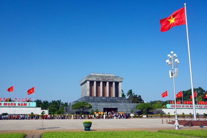 Hanoi City Motorbike Tour with Banana Island and Local Food - Local food and the final stop