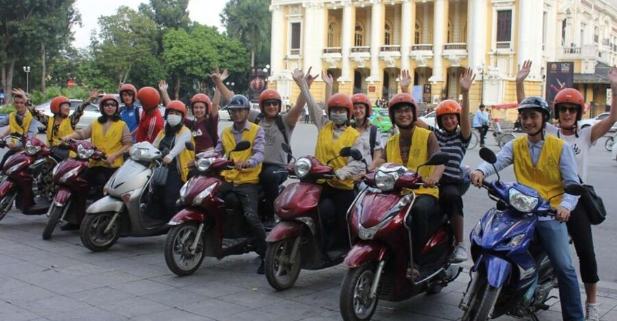 Hanoi: Food and Sightseeing Motorbike Tour with 7 Tastings - West Lake gives the route a breather