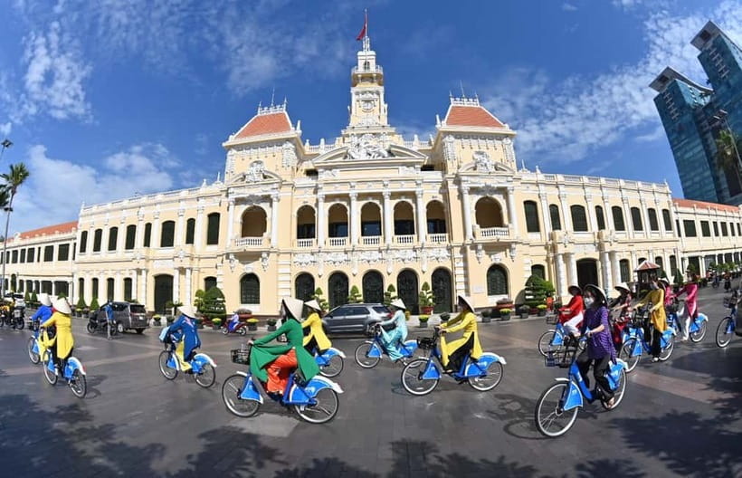 Hanoi Hidden Gems: Jeep, Vespa or Motorbike Tour - Why seeing Hanoi from a moving seat works