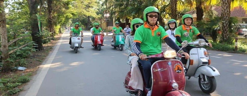 Hanoi Hidden Gems: Jeep, Vespa or Motorbike Tour - Meeting a local family and hearing a personal story