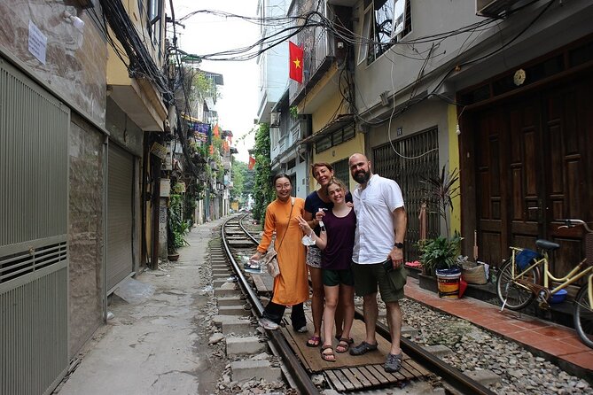 Hanoi Motorbike Tour Led By Women: Hanoi City Half Day - Hanoi’s major landmarks from the road