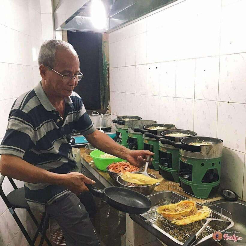 Hanoi: Private Motorbike Tour with Highlight Local Food - Why a motorbike works well in Hanoi