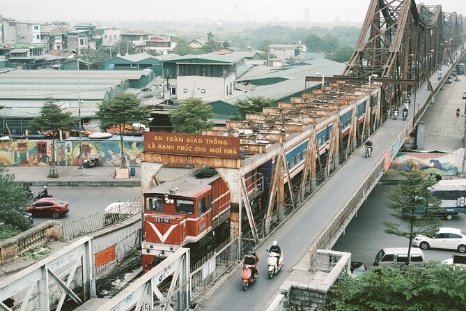 Hanoi Scooter Tour: History, Culture, Train Street on Motorbike - Huu Tiep Lake and the B-52 wreck