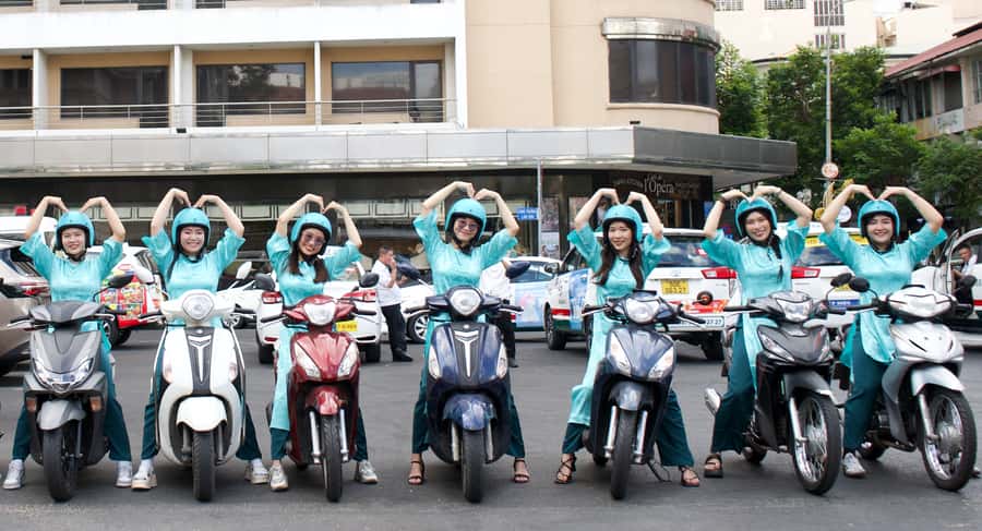 HCMC: Female Rider: Saigon Motorbike Adventures - The city ride: history beside ordinary life