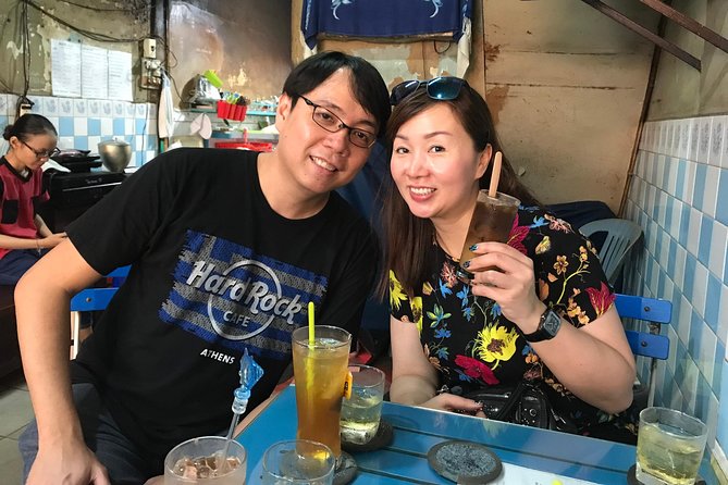 Ho Chi Minh City: Hidden Gems & Back Alleys by Motorbike with Local Students - Nguyen Thien Thuat and old Saigon apartment life