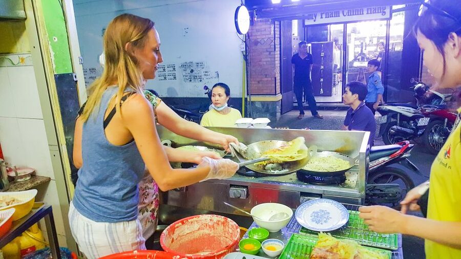 Ho Chi Minh City: Private Street Food Motorbike Tour - Seafood in District 4 and a very full finish