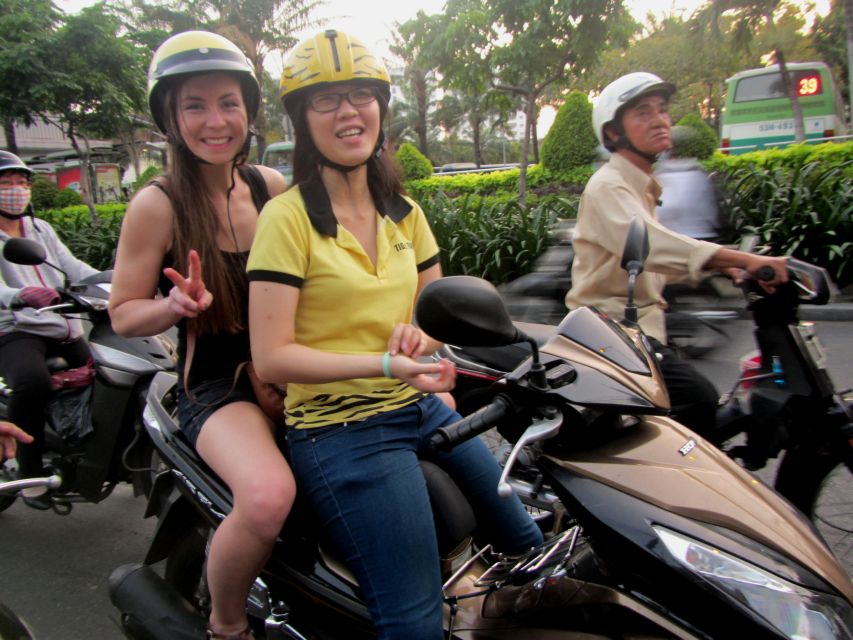 Ho Chi Minh City’s Most Tasty Street Food Tour by Motorbike - Dessert and the value of eating across the city