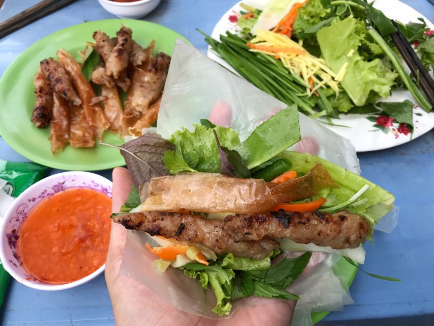 Ho Chi Minh City’s Most Tasty Street Food Tour by Motorbike - How the guides shape the night