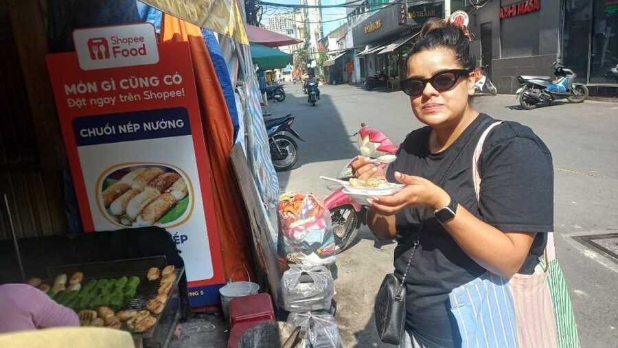 Ho Chi Minh: Explore the city by motorbike - Coffee, Snacks, and a Bowl of Beef Noodle Soup