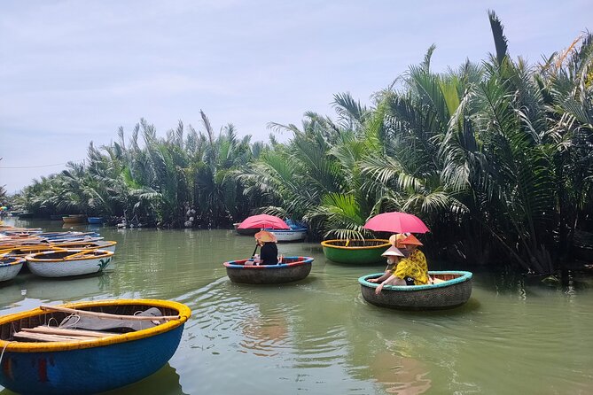 Hoi An Countryside Discovery Tour By Motorbike - Local food - Weaving a Sleeping Mat in a Village Home