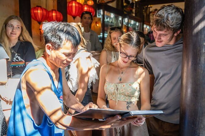 Hoi An Countryside Tour by Car/Motorbike or cycling - Lantern Making at a Hoi An Home