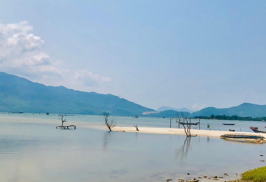 Hoi An: Easy Rider Tour via Hai Van Pass To/ From Hue (1way) - Lang Co Bay, seafood, and a swim stop