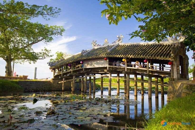 Hue City Motorbike Tour to Countryside, Pagoda & Royal Tombs - Thuy Tien Lake and Vong Canh Hill