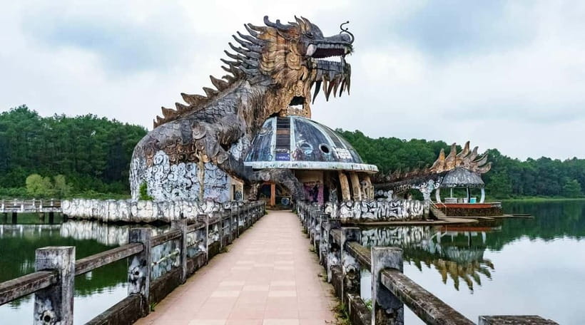 Hue City Motorbike Tour to Countryside, Pagoda & Royal Tombs - Thanh Toan Bridge and the farming village