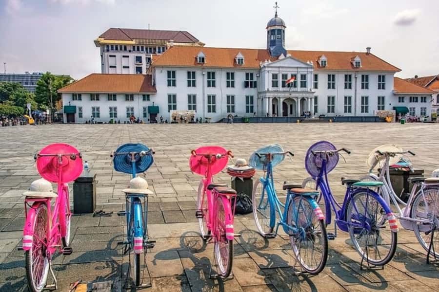 Jakarta: Private Customizable Motorbike Tour - Why a private Jakarta tour can make sense