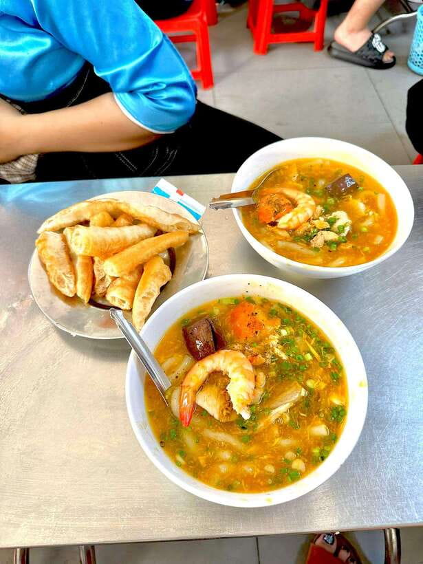 KISSTOUR | Motorbike Food Tour Female Drivers in Ho Chi Minh - Five things to know before you book