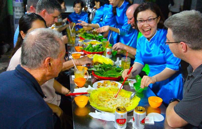 KISSTOUR | Motorbike Food Tour Female Drivers in Ho Chi Minh - Why this motorbike tour works so well in Saigon