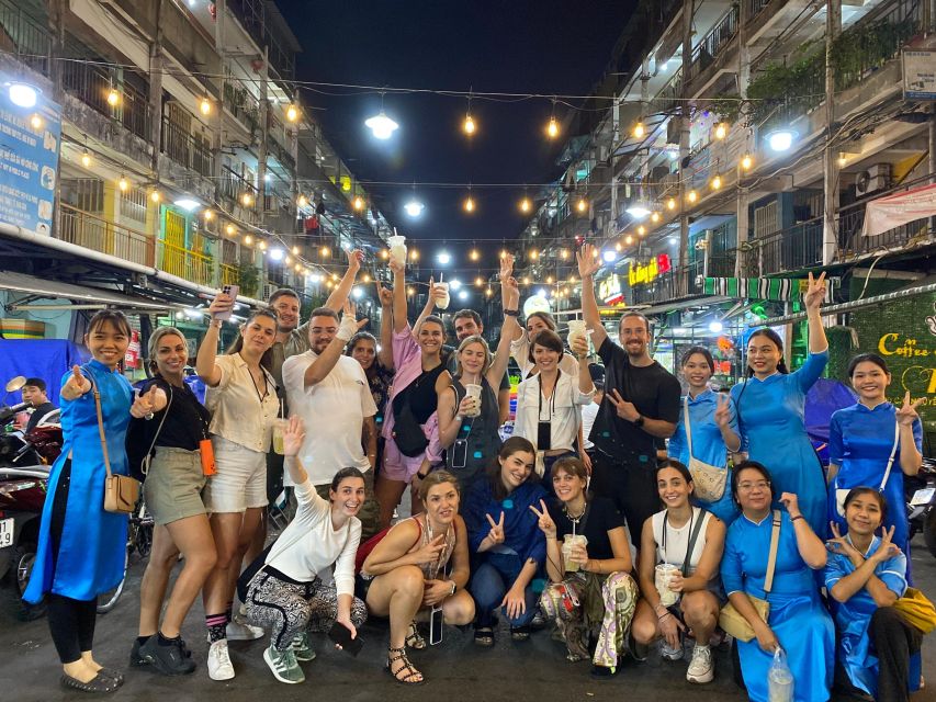 KISSTOUR| Saigon By Night & Street Food Tour on Motorbike - Street food from banh mi to avocado ice cream