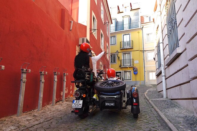 Lisbon El Cristo-Rei - Private Vintage Sidecar Tour - Visconde do Sacavém Palace and Lisbon’s tile tradition