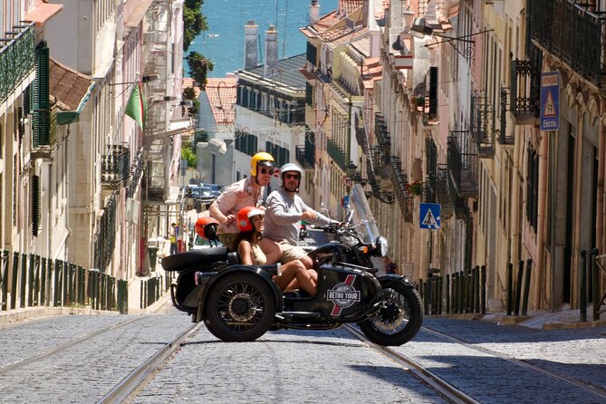 Lisbon El Cristo-Rei - Private Vintage Sidecar Tour - Coffee and art at Casa da Cerca