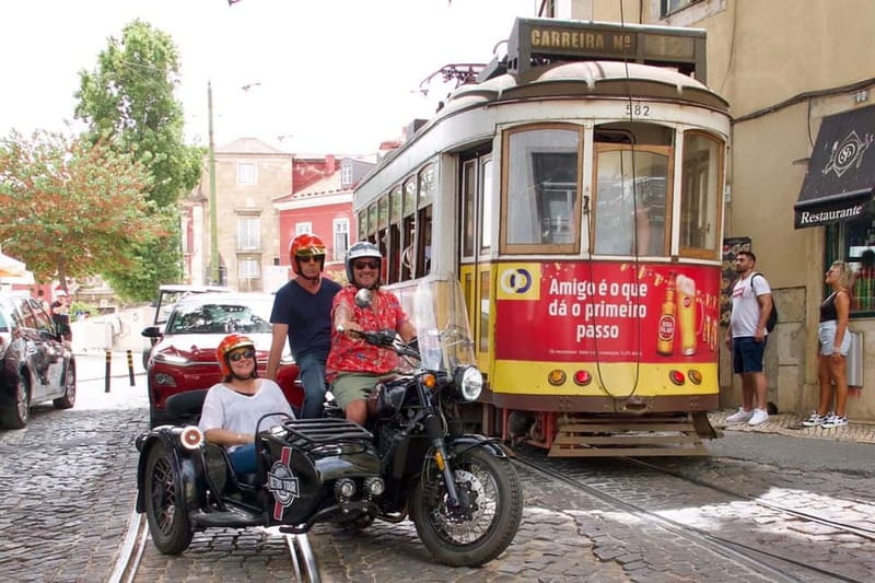 Lisbon : Historic Motorcycle Side-car Tour 1H - How much can you really see in one hour?