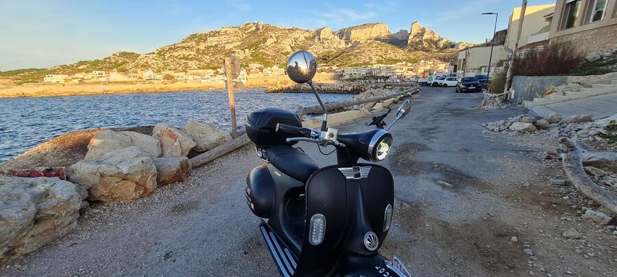 Marseille: Electric Motorcycle Rental with Smartphone Guide - The Old Port and historic center