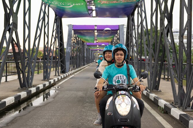 Motorbike Food Tour in Chiang Mai - The food is only half the evening