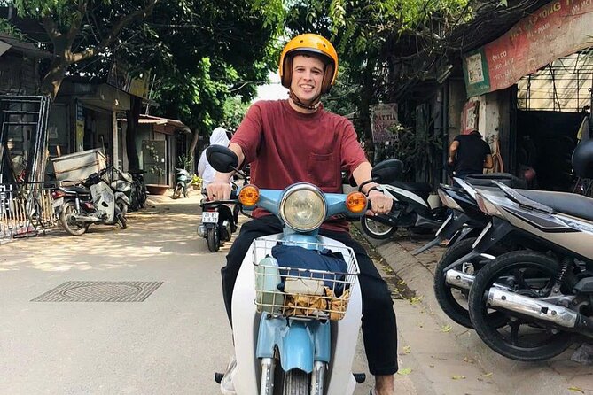 Motorbike Lesson in Hanoi - Starting gently at West Lake