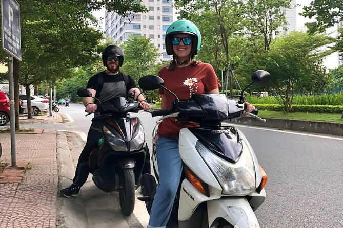 Motorbike Lesson in Hanoi - The first lesson is about control, not speed