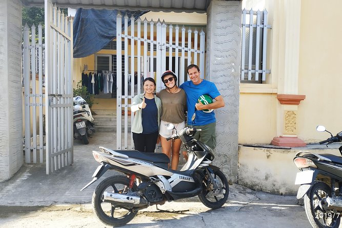 Motorbike Rental Ninh Binh - Choosing between an automatic and manual bike
