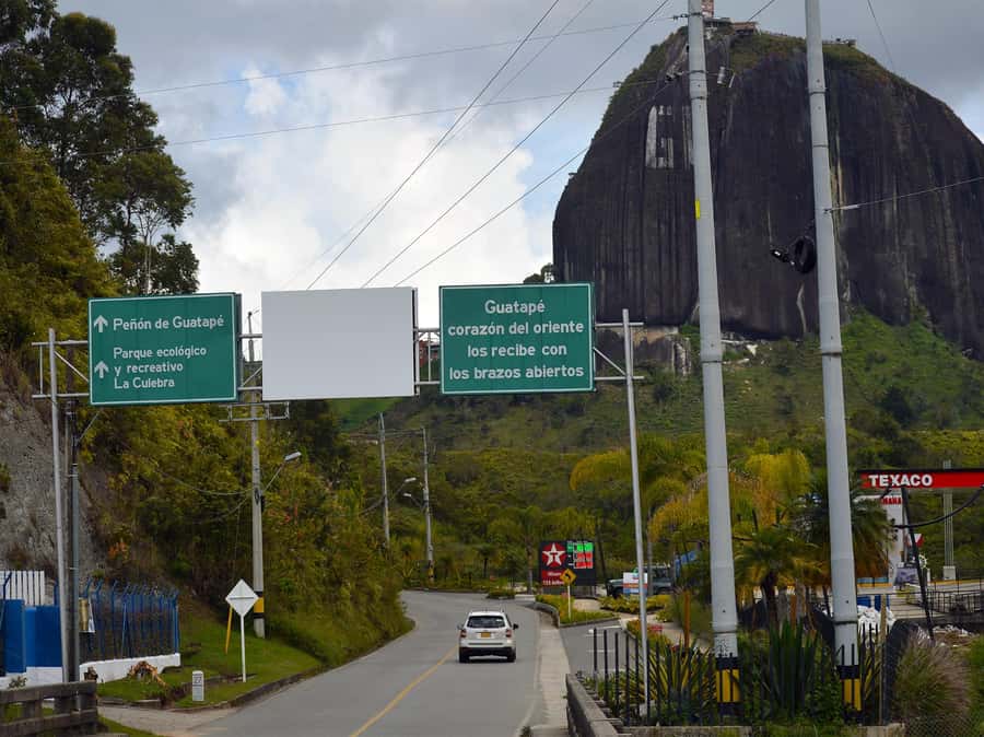 Motorcycle tour from Medellin to Guatape - Group size, language, and pace