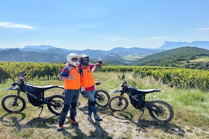 Private Electric Motorcycle Lessons in Drôme - Learning the electric motorcycle controls