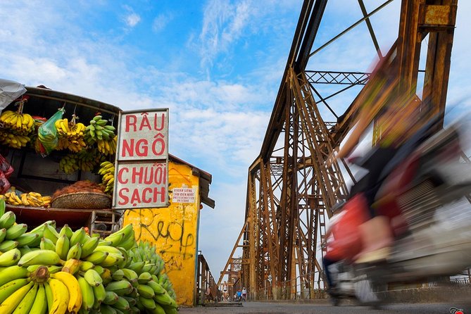 Private Hanoi Motorbike Sightseeing and Food Tour - West Lake gives you a breather