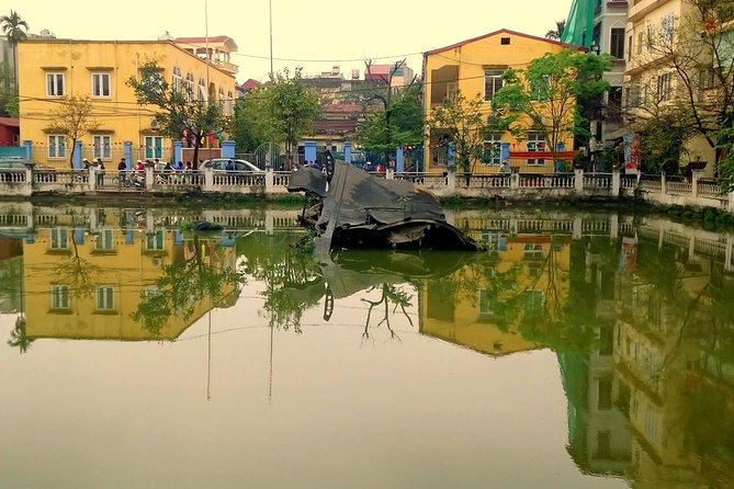 Private Hanoi Motorbike Sightseeing and Food Tour - Starting with a briefing and Hoan Kiem Lake