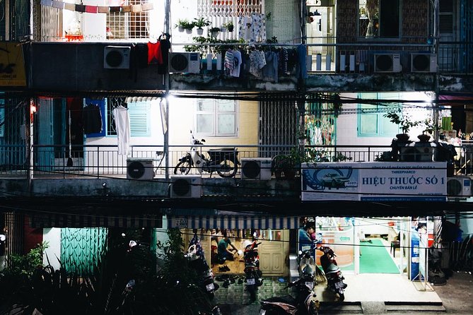 Private Hidden-Gem Sightseeing Motorbike Tour with Local Students - Ho Thi Ky Flower Market, where the city buys its flowers