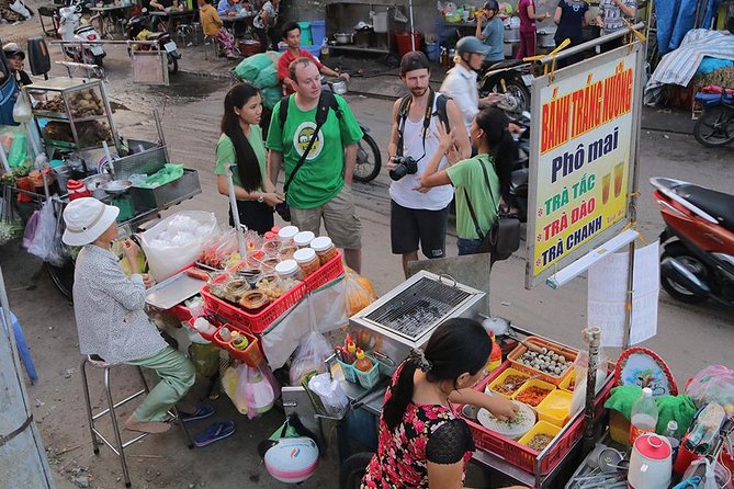 Private Ho Chi Minh Food Adventure by Motorbike with Local Students - Eight Foods, From Beef Noodle Soup to Dessert